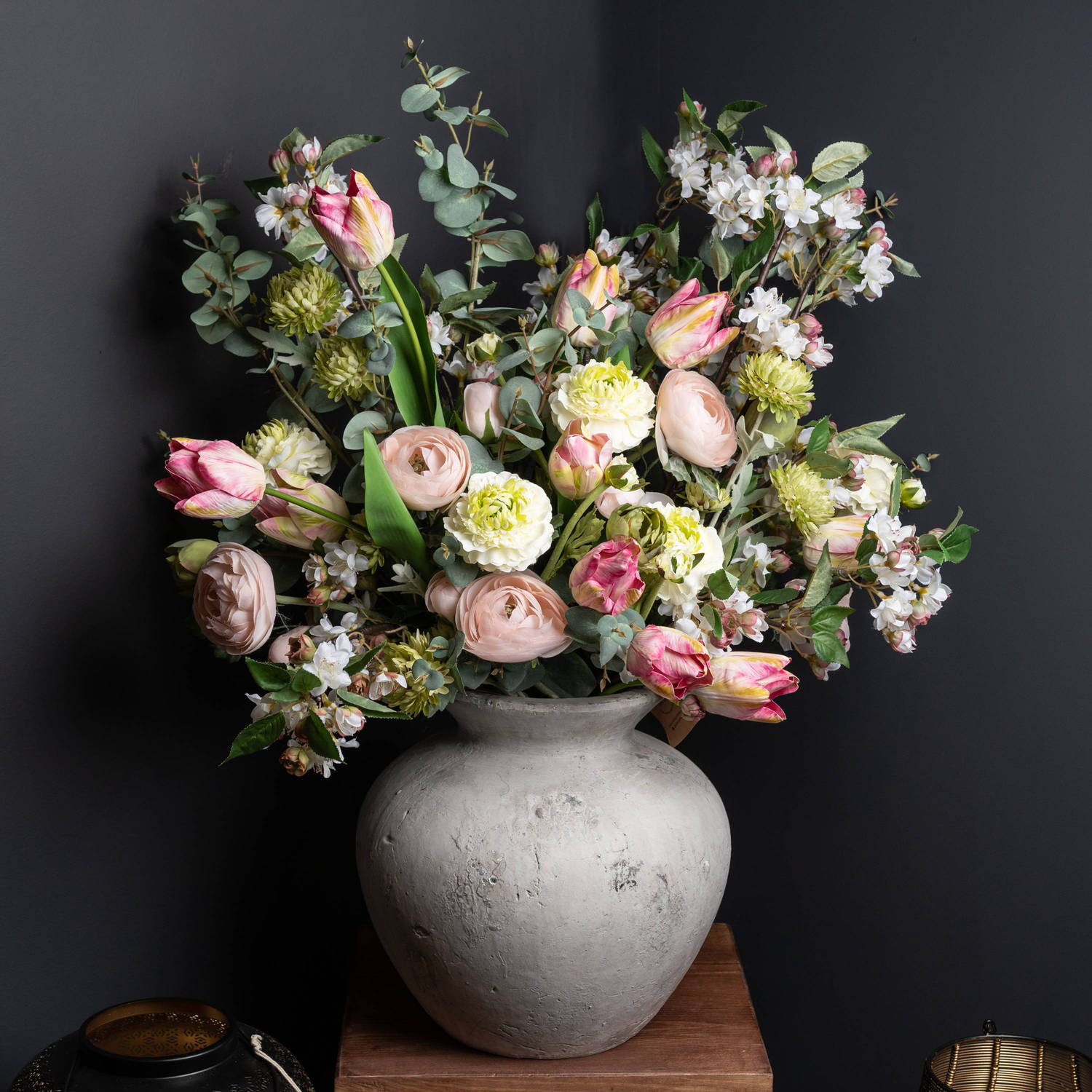 Darcy Antique White Vase [cid:19502-d]