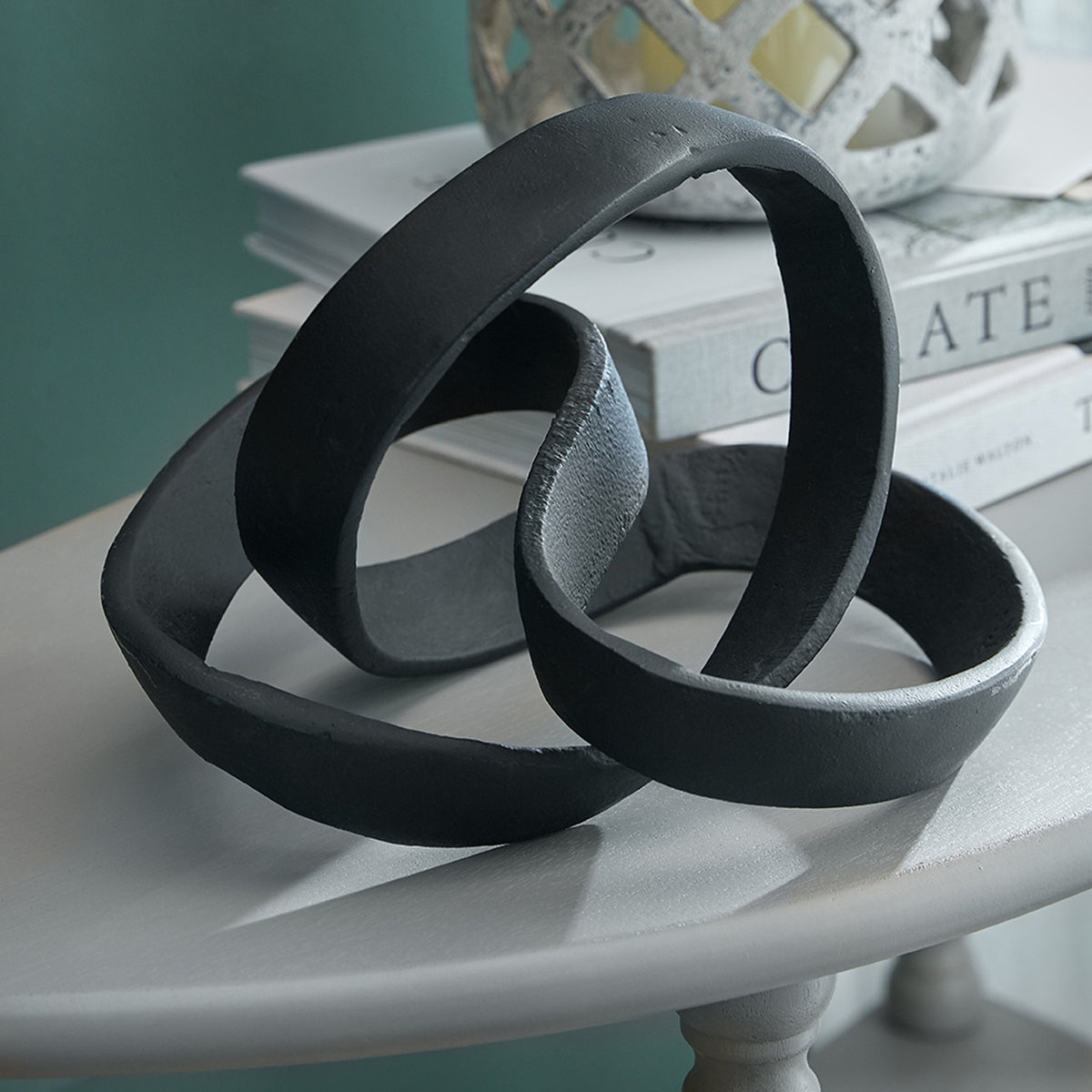 Black Cast Knot Ornament_1417