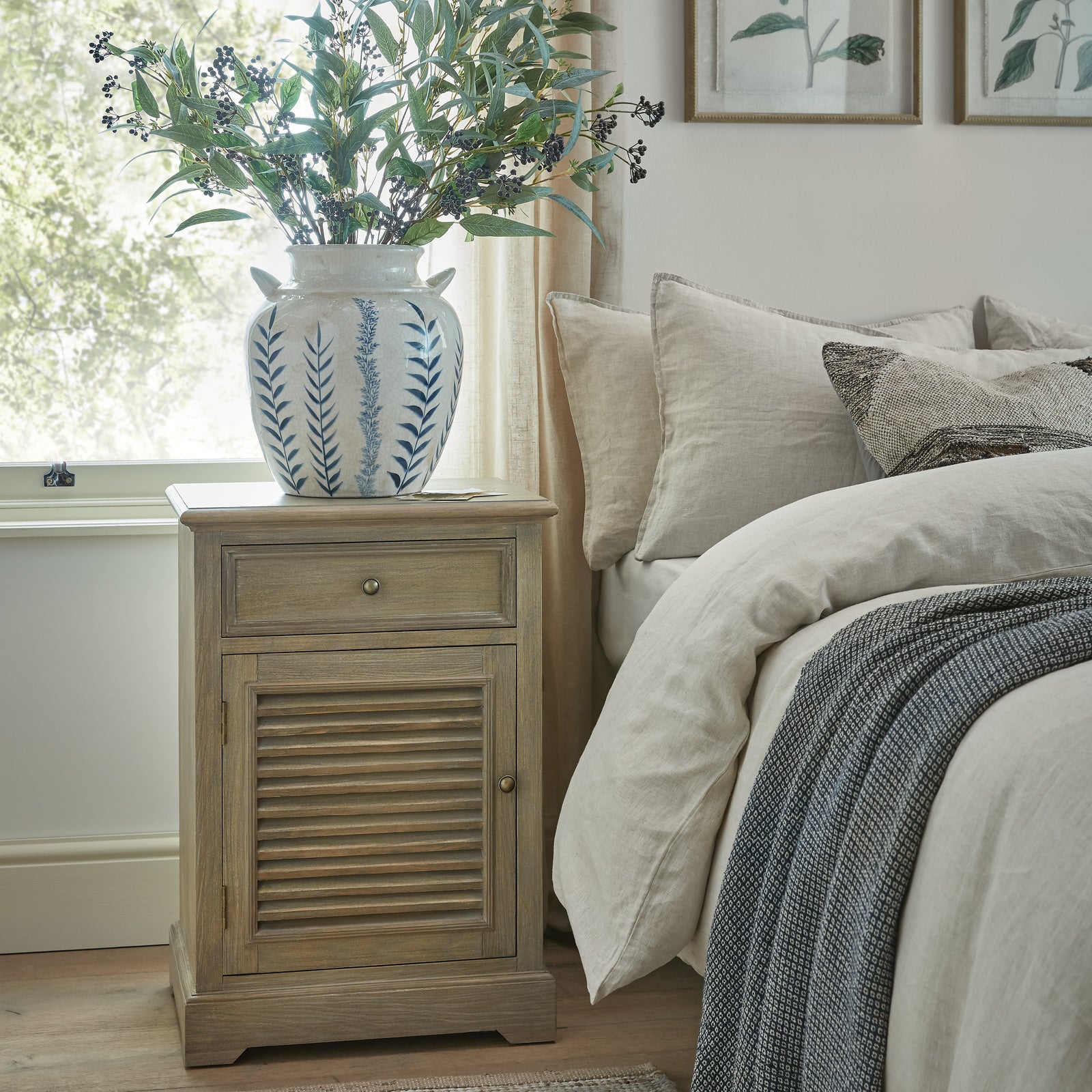 Delphine Collection 1 Drawer 1 Door Chest Left Hand [cid:24661]