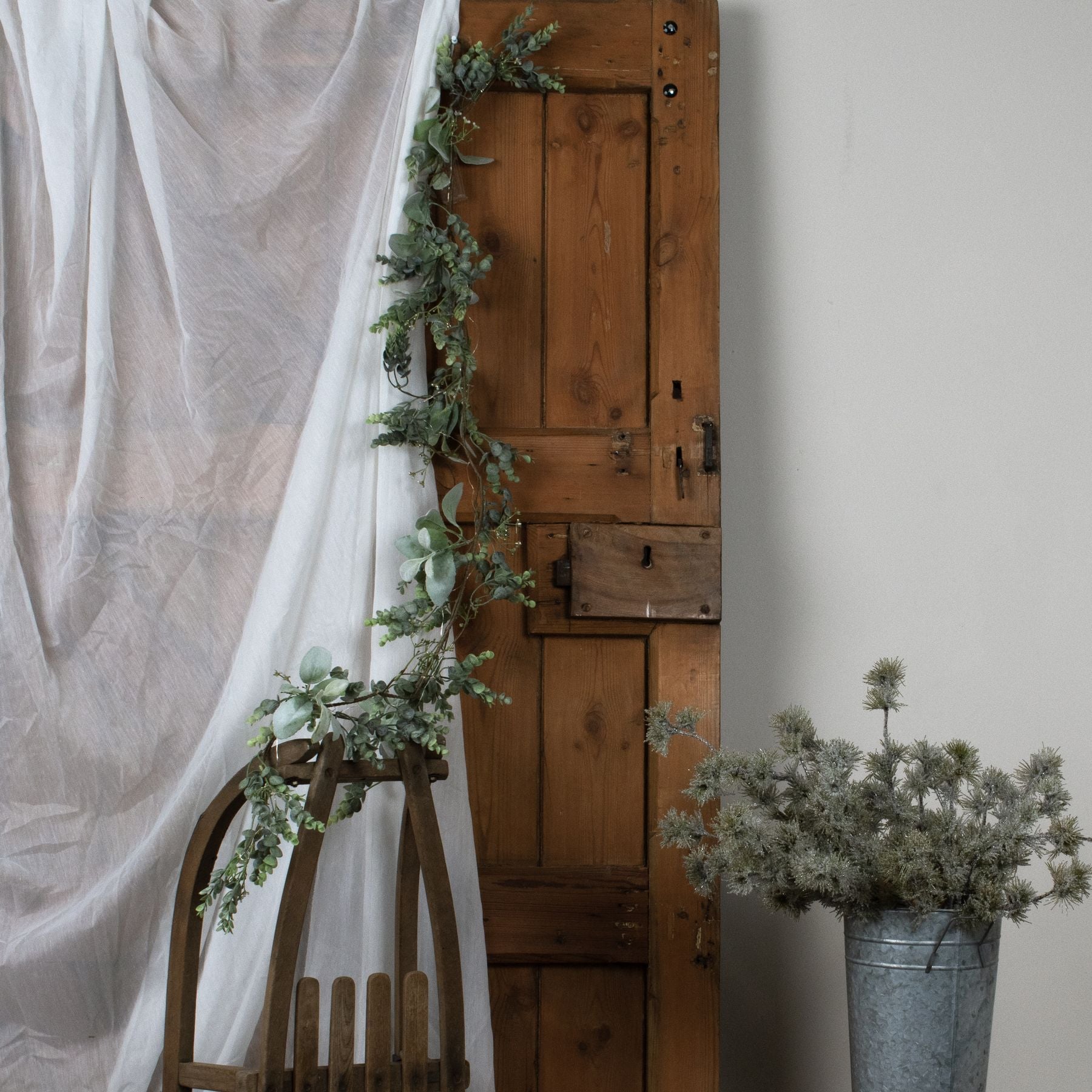 LED Winter Garland With Eucalyptus And Lambs Ear_5185