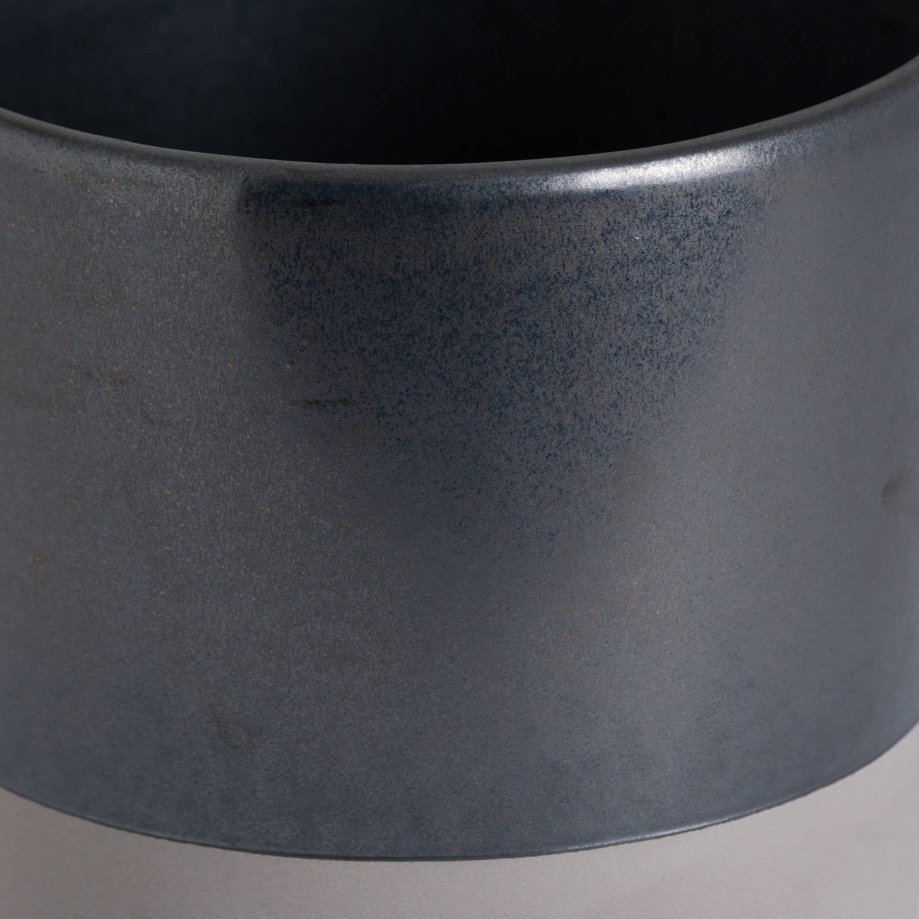 Metallic Grey Ceramic Planter_1908