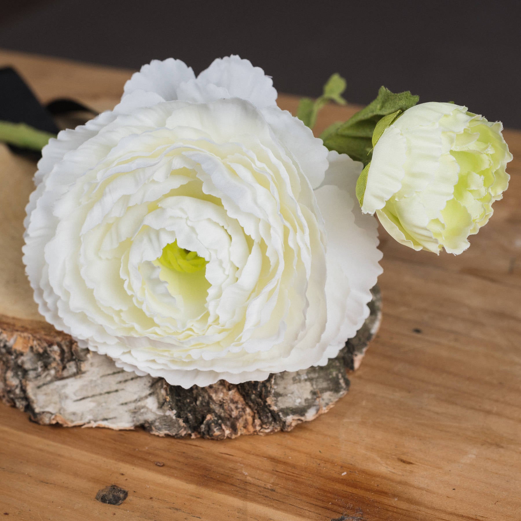 White Ranunculus Spray [cid:18941-b]
